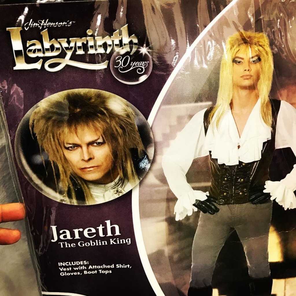 “Hey look, it’s a Billy Idol costume!” shitpamsays